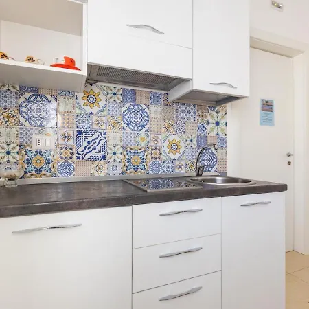 Idalia Homes - Duna 펜션 *